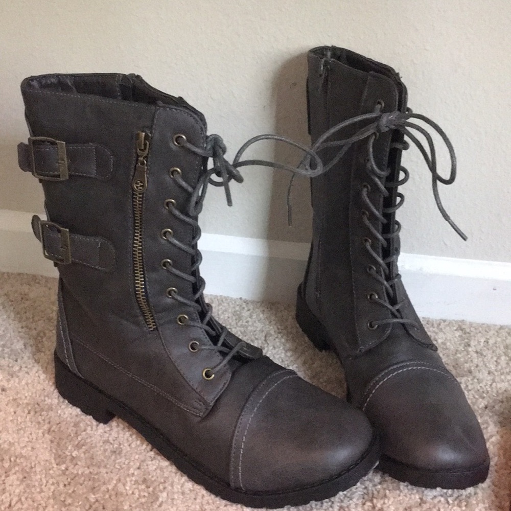 Never wore these often and cleaning out my closet